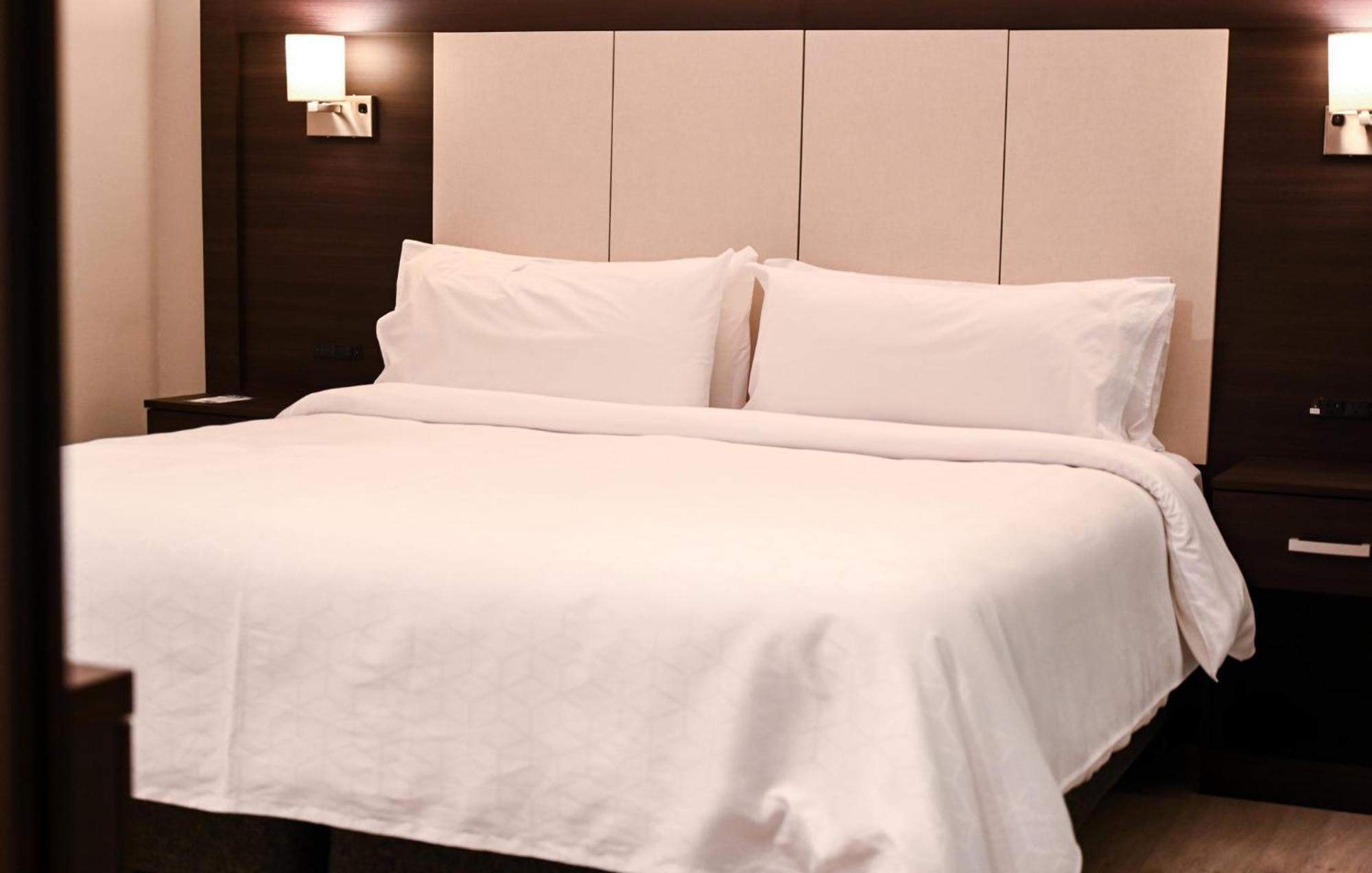 Express By Ihg Hotel 4*