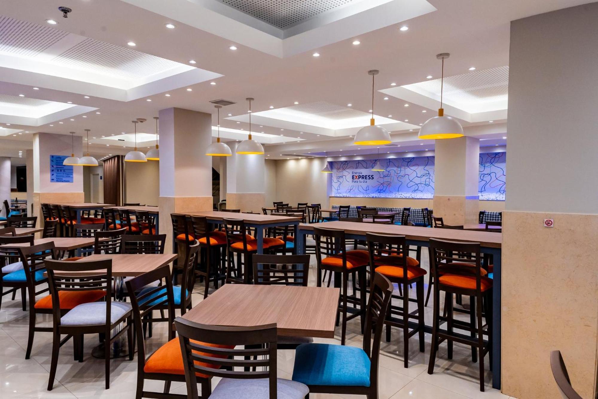 Express By Ihg 4*