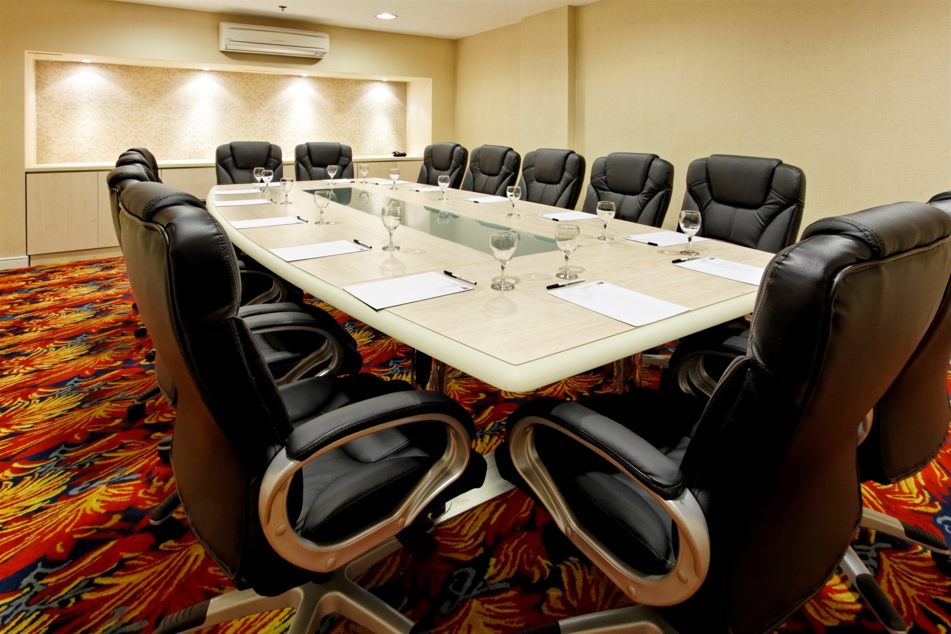 Express By Ihg Hotel 4*