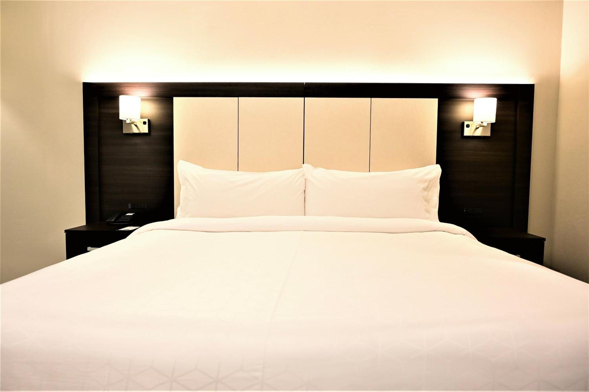 Express By Ihg 4*